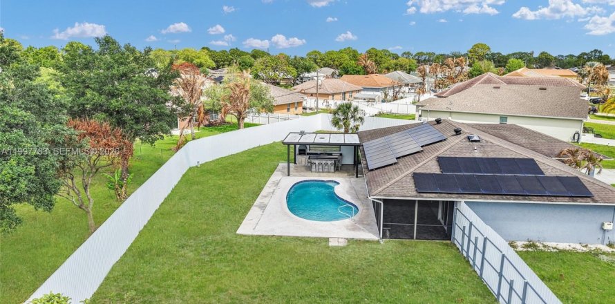 Casa en Port St. Lucie, Florida 3 dormitorios, 139.26 m2 № 2059557