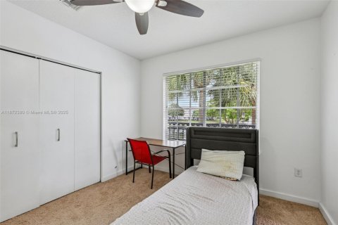 Townhouse in Lauderhill, Florida 3 bedrooms, 126.35 sq.m. № 1929210 - photo 30