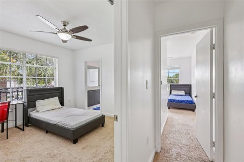 Townhouse in Lauderhill, Florida 3 bedrooms, 126.35 sq.m. № 1929210 - photo 28