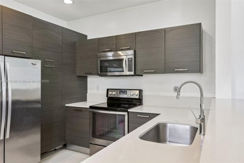 Townhouse in Lauderhill, Florida 3 bedrooms, 126.35 sq.m. № 1929210 - photo 16