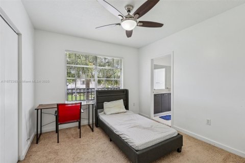 Townhouse in Lauderhill, Florida 3 bedrooms, 126.35 sq.m. № 1929210 - photo 29