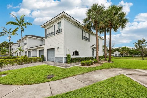 Townhouse in Lauderhill, Florida 3 bedrooms, 126.35 sq.m. № 1929210 - photo 3