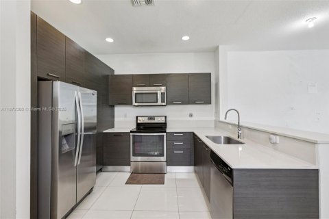 Townhouse in Lauderhill, Florida 3 bedrooms, 126.35 sq.m. № 1929210 - photo 14
