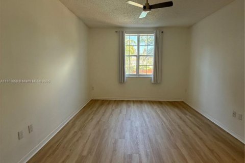 Condo in West Palm Beach, Florida, 2 bedrooms  № 1701028 - photo 12