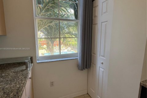 Condo in West Palm Beach, Florida, 2 bedrooms  № 1701028 - photo 26