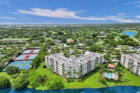 Condominio en venta en Pompano Beach, Florida, 3 dormitorios, 158.58 m2 № 1705601 - foto 1