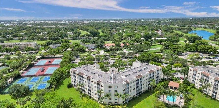 Condominio en Pompano Beach, Florida, 3 dormitorios  № 1705601
