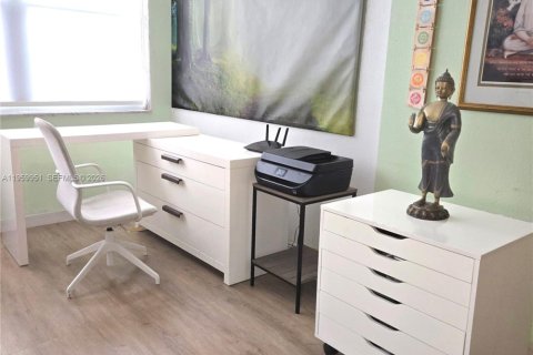 Купить кондоминиум в Норт-Майами, Флорида 2 спальни, 143.81м2, № 2022102 - фото 10