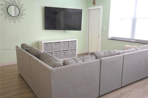 Купить кондоминиум в Норт-Майами, Флорида 2 спальни, 143.81м2, № 2022102 - фото 8