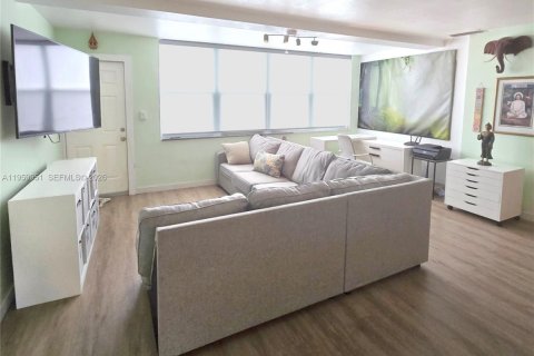 Купить кондоминиум в Норт-Майами, Флорида 2 спальни, 143.81м2, № 2022102 - фото 9