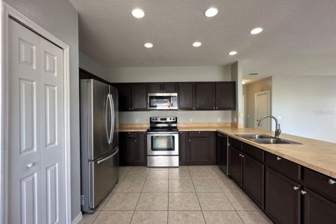 Casa en alquiler en Poinciana, Florida, 4 dormitorios, 259.2 m2 № 1816227 - foto 7