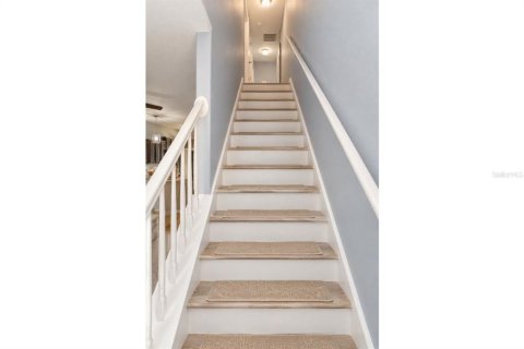 Townhouse in Brandon, Florida 2 bedrooms, 105.91 sq.m. № 2408527 - photo 6