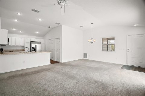 House in The Villages, Florida 2 bedrooms, 106.65 sq.m. № 1771190 - photo 3