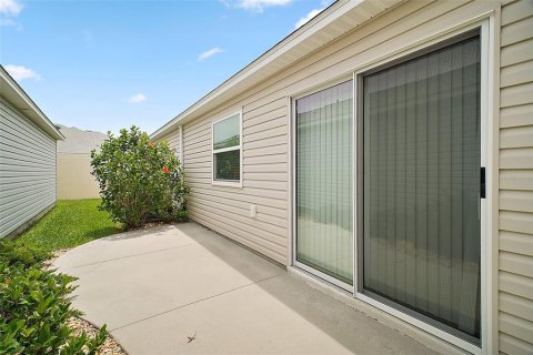 House in The Villages, Florida 2 bedrooms, 106.65 sq.m. № 1771190 - photo 16