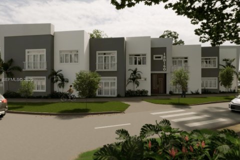 Terreno en venta en West Perrine, Florida № 1983018 - foto 1