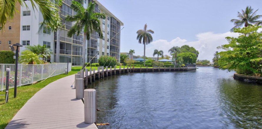 Condominio en Oakland Park, Florida, 2 dormitorios  № 2189770