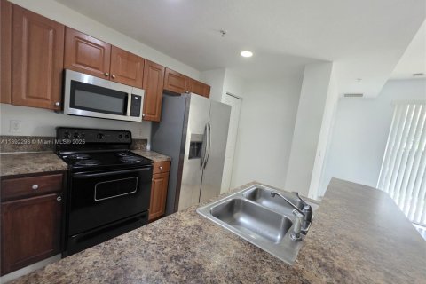 Condominio en alquiler en Riviera Beach, Florida, 2 dormitorios, 77.76 m2 № 1943992 - foto 4