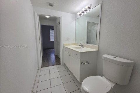 Condominio en alquiler en Riviera Beach, Florida, 2 dormitorios, 77.76 m2 № 1943992 - foto 9