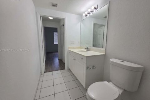 Condominio en alquiler en Riviera Beach, Florida, 2 dormitorios, 77.76 m2 № 1943992 - foto 13