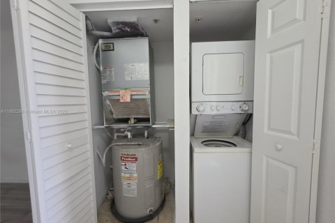 Condominio en alquiler en Riviera Beach, Florida, 2 dormitorios, 77.76 m2 № 1943992 - foto 6