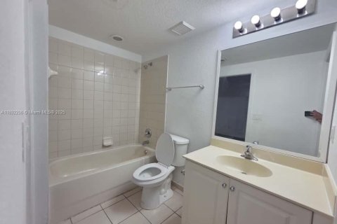 Condominio en alquiler en Riviera Beach, Florida, 2 dormitorios, 77.76 m2 № 1943992 - foto 15