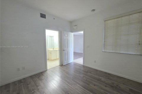 Condominio en alquiler en Riviera Beach, Florida, 2 dormitorios, 77.76 m2 № 1943992 - foto 12