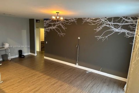 Casa en venta en Pembroke Pines, Florida, 4 dormitorios, 275.46 m2 № 1974885 - foto 9