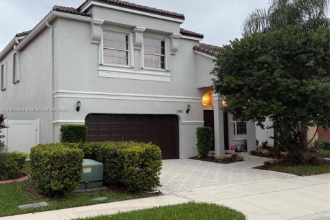 Casa en Pembroke Pines, Florida 4 dormitorios, 275.46 m2 № 1974885