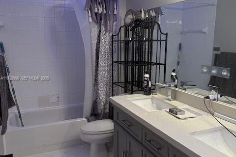 Casa en venta en Pembroke Pines, Florida, 4 dormitorios, 275.46 m2 № 1974885 - foto 21