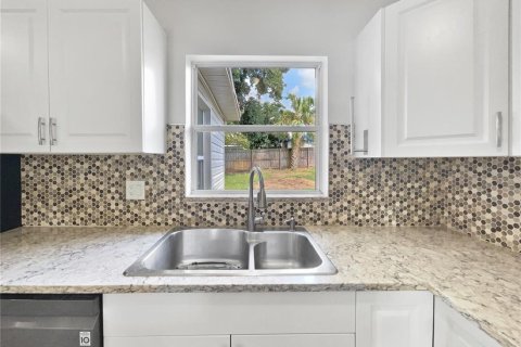 House in Apopka, Florida 3 bedrooms, 93.83 sq.m. № 1915270 - photo 7