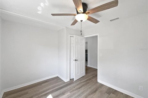 House in Apopka, Florida 3 bedrooms, 93.83 sq.m. № 1915270 - photo 10