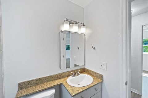 House in Apopka, Florida 3 bedrooms, 93.83 sq.m. № 1915270 - photo 13