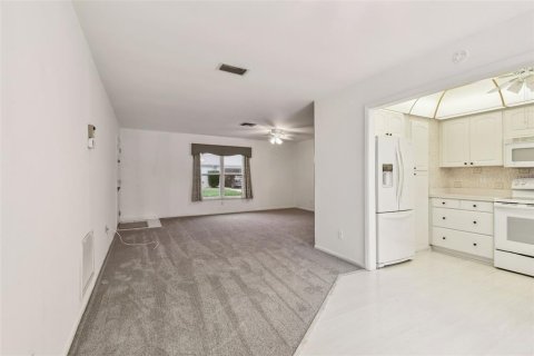 Villa ou maison à vendre à Seminole, Floride: 2 chambres, 111.48 m2 № 1800325 - photo 6