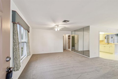 Villa ou maison à vendre à Seminole, Floride: 2 chambres, 111.48 m2 № 1800325 - photo 2
