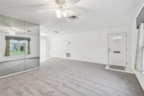 Villa ou maison à vendre à Seminole, Floride: 2 chambres, 111.48 m2 № 1800325 - photo 5