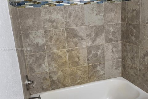 Снять в аренду квартиру в Мелборн, Флорида 1 спальня, 74.32м2, № 2150419 - фото 9