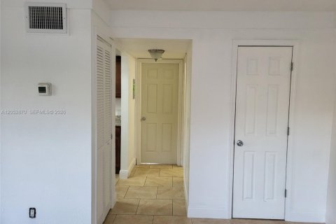 Снять в аренду квартиру в Мелборн, Флорида 1 спальня, 74.32м2, № 2150419 - фото 7
