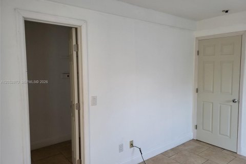 Снять в аренду квартиру в Мелборн, Флорида 1 спальня, 74.32м2, № 2150419 - фото 8