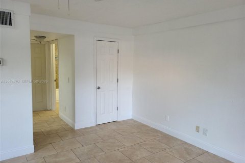 Снять в аренду квартиру в Мелборн, Флорида 1 спальня, 74.32м2, № 2150419 - фото 6