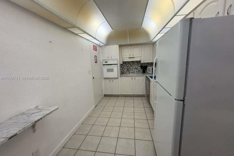 Снять в аренду кондоминиум в Холливуд, Флорида 1 спальня, 84.08м2, № 2079521 - фото 20