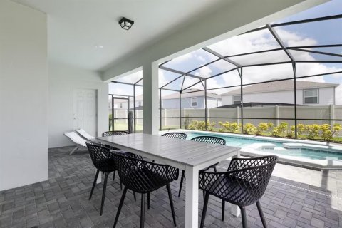 House in Davenport, Florida 7 bedrooms, 311.59 sq.m. № 1531957 - photo 29