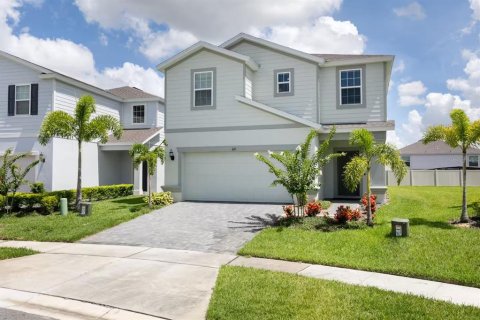 House in Davenport, Florida 7 bedrooms, 311.59 sq.m. № 1531957 - photo 1