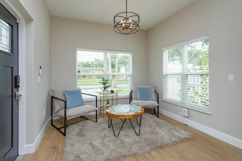 Casa en venta en Winter Park, Florida, 4 dormitorios, 189.15 m2 № 1898530 - foto 2