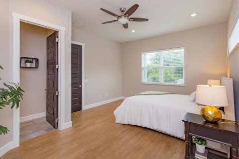 Casa en venta en Winter Park, Florida, 4 dormitorios, 189.15 m2 № 1898530 - foto 9
