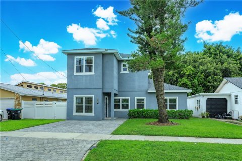 Casa en venta en Winter Park, Florida, 4 dormitorios, 189.15 m2 № 1898530 - foto 1