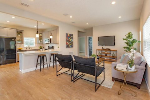 Casa en venta en Winter Park, Florida, 4 dormitorios, 189.15 m2 № 1898530 - foto 3