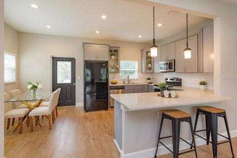 Casa en venta en Winter Park, Florida, 4 dormitorios, 189.15 m2 № 1898530 - foto 6