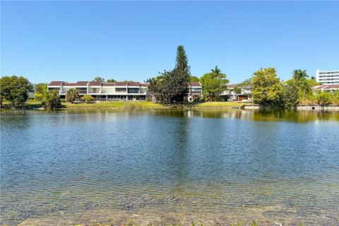 Copropriété à vendre à Lauderhill, Floride: 2 chambres, 114.27 m2 № 2021140 - photo 27