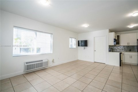 Apartamento en alquiler en Miami Beach, Florida, 38.18 m2 № 2050950 - foto 5