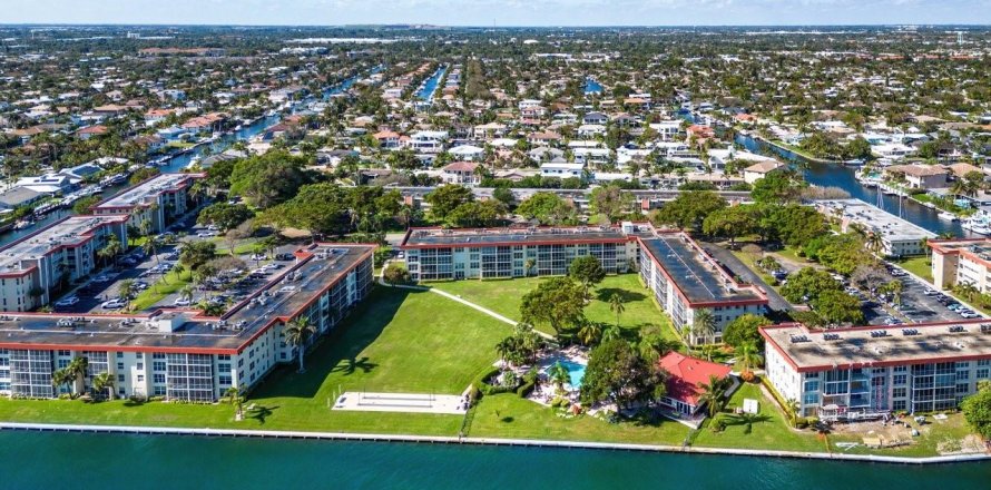 Condo in Lighthouse Point, Florida, 1 bedroom № 959587
